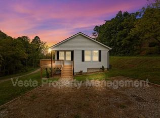 4 Meadows Town Rd, Leicester, NC 28748