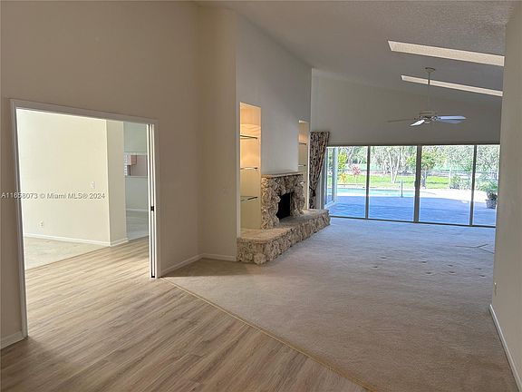 4th image of 184 SE Turtle Creek Dr