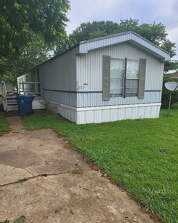 1st image of 152 Park Ln