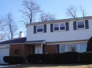 4954 Pine Grove Cir, Allentown, PA 18106