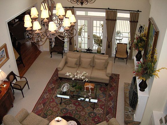 Great room w/view of lake