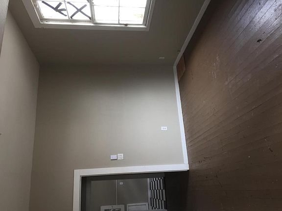 4th image of 4905 Dauphine St