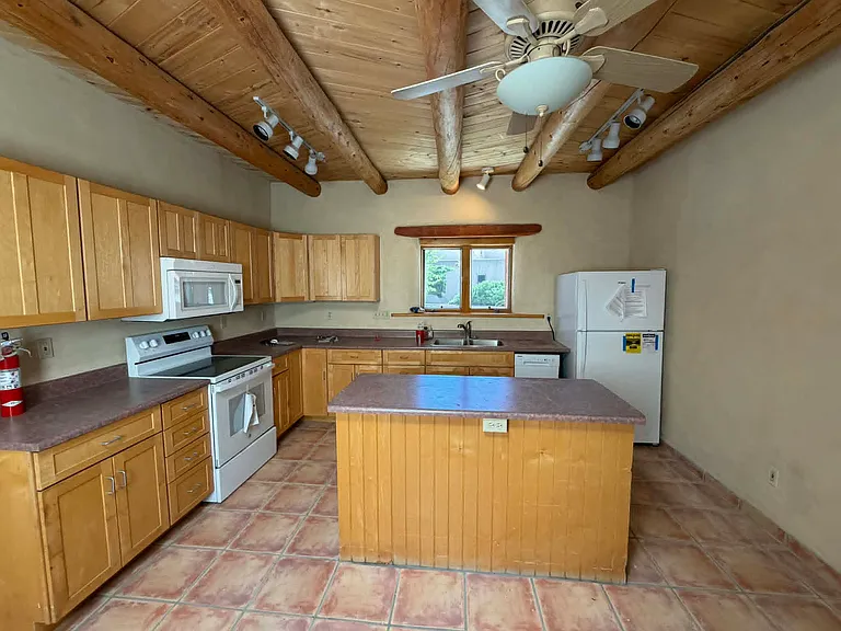 415 Valverde St #1055 — Photo 5