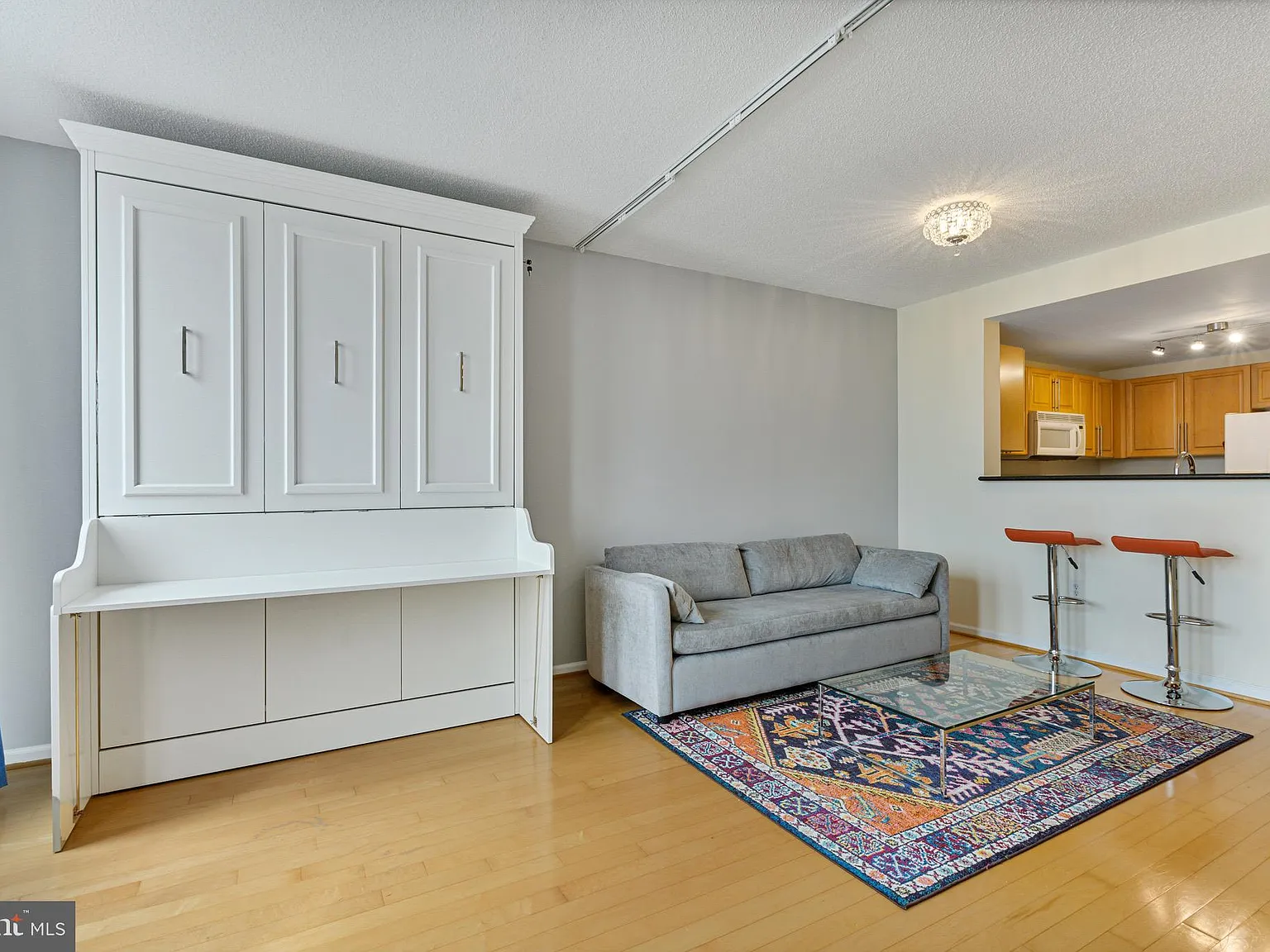Wilton House Condo — Photo 3