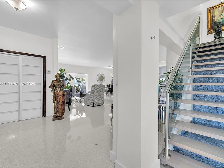 1100 NE 84th St — Photo 36