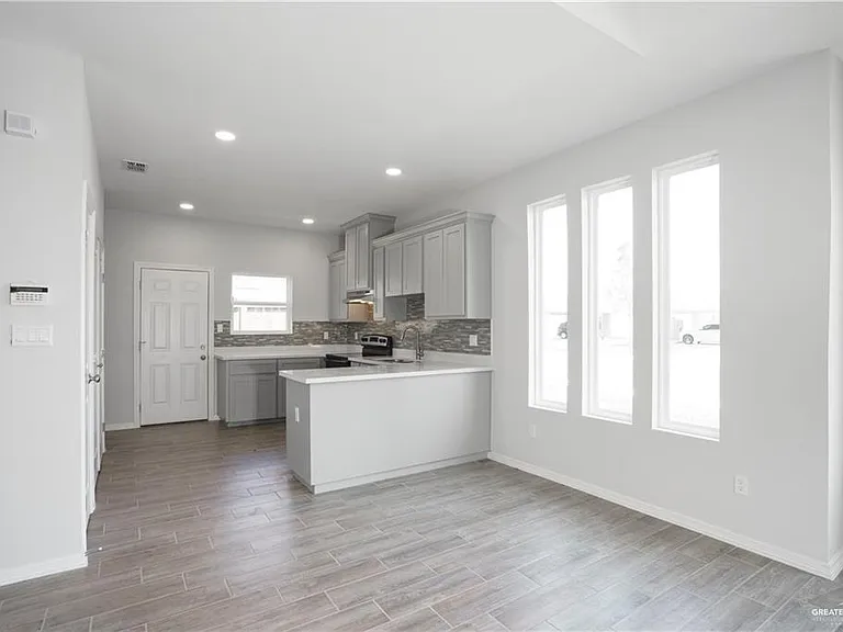 5900 Puffin Ave #1 — Photo 6
