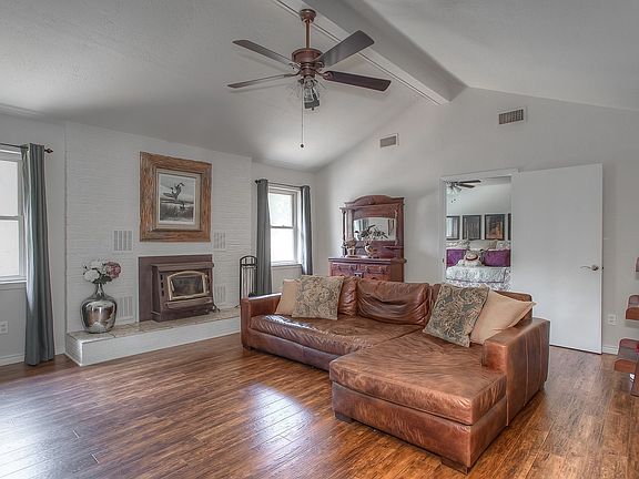 4th image of 7184 Red Bud Ln