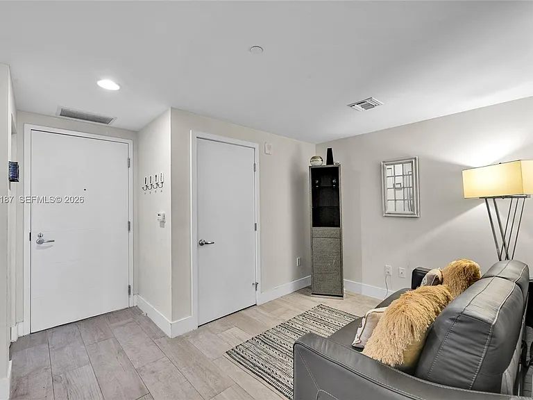 16385 Biscayne Blvd #1020 — Photo 4