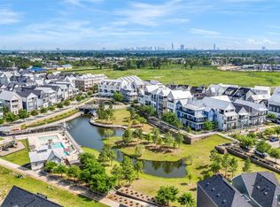 8711 Park Kolbe Ln, Houston, TX 77080