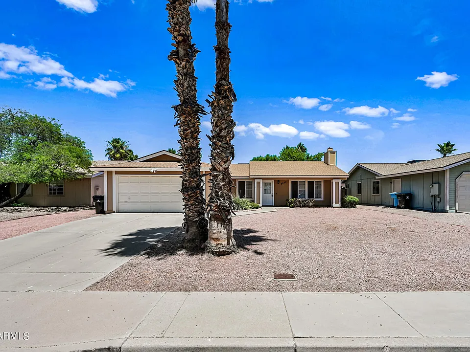 6830 E Paradise Ln
