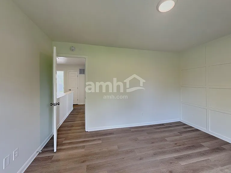 2237 Antoinette Way — Photo 17