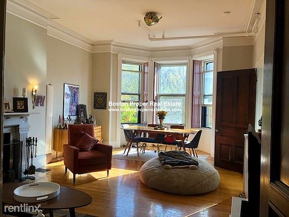 119 Commonwealth #7 Boston - Back Bay Unit Photo 1 (1)