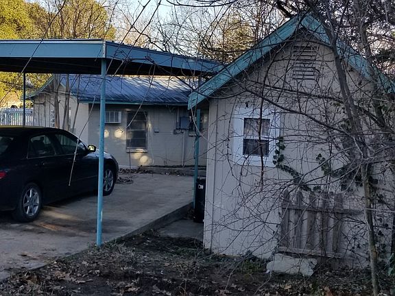 3rd image of 122 Bonny Cove Dr
