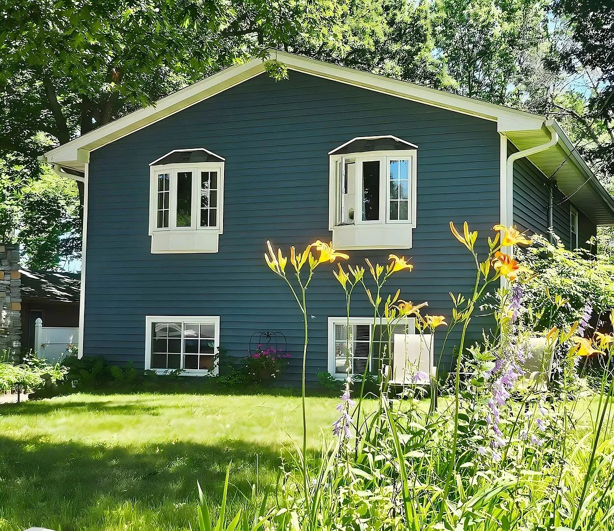 Charming 3bed 2bath Home in White Bear Lake! — Photo 1