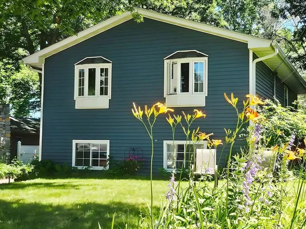 5786 Lake Ave, White Bear Lake, MN 55110