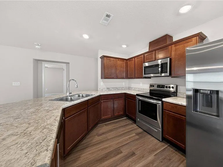 4405 SW Sackett Ave — Photo 4