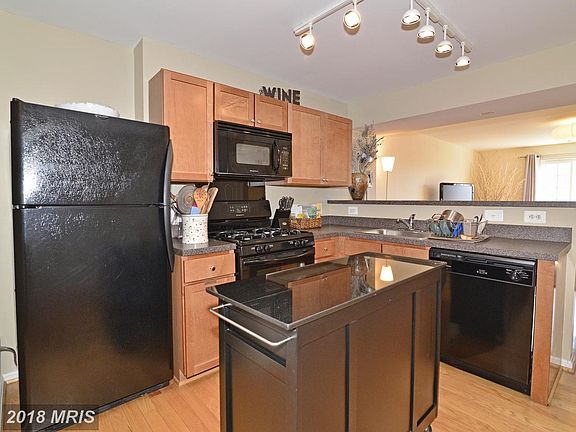3rd image of 1403B N Van Dorn St Unit B