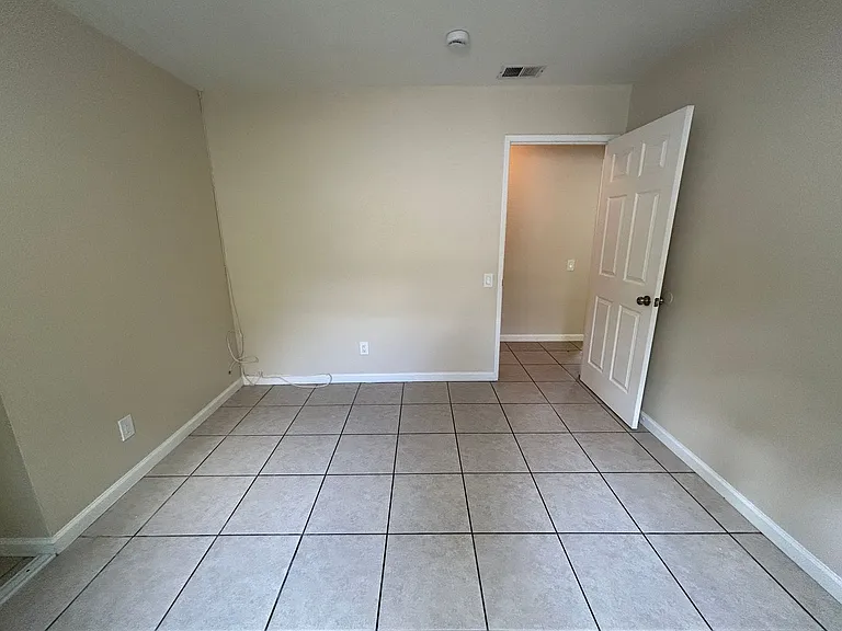 2104 Sharon Way — Photo 10