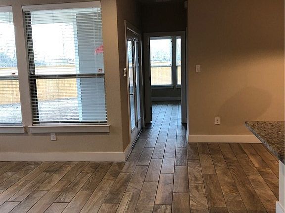 4th image of 907 Langesmill Dr Unit 11B