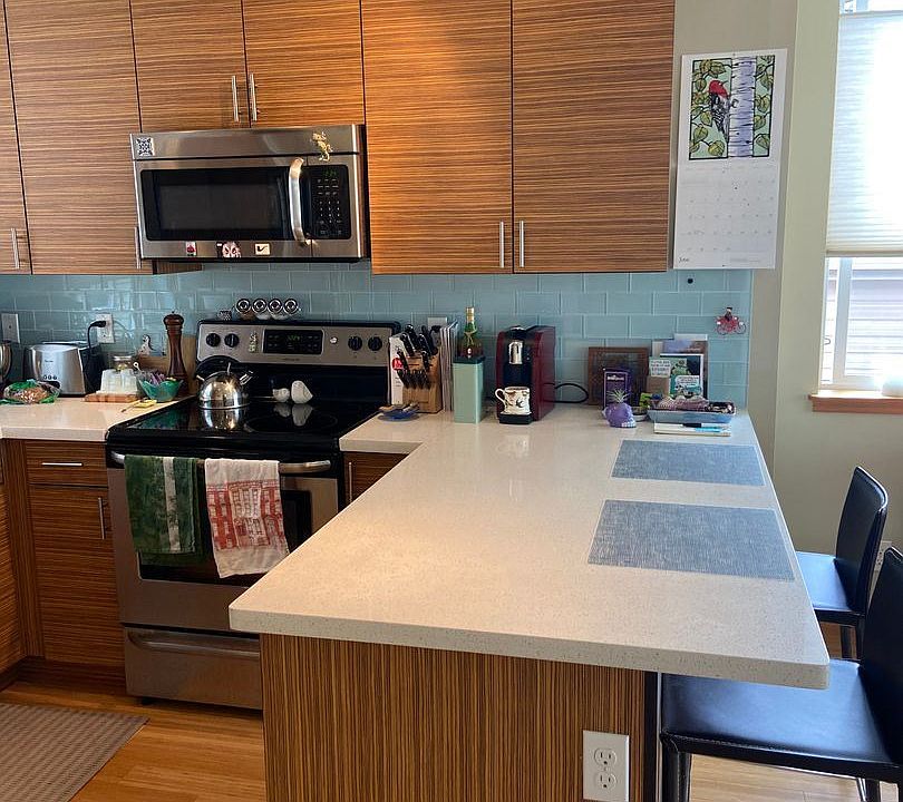 1st image of 5950 California Ave SW Unit C