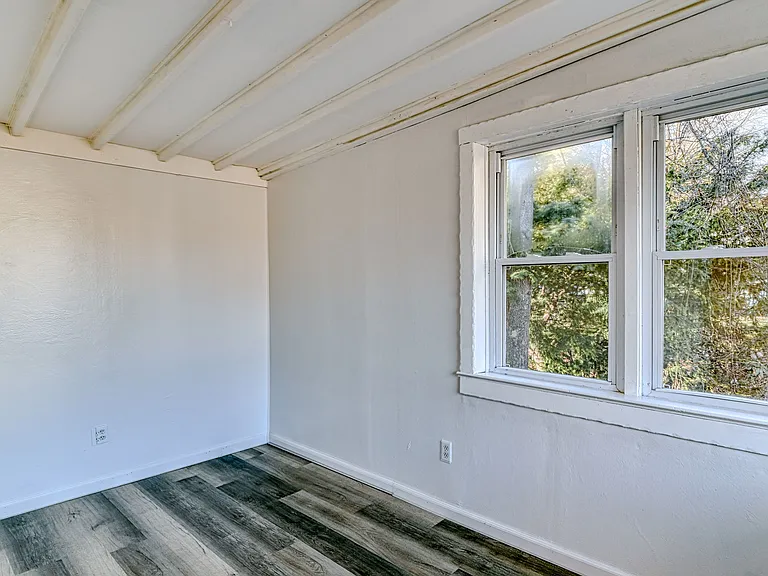 19 Innis Ave — Photo 15
