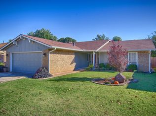 10412 Glascow Dr, Yukon, OK 73099