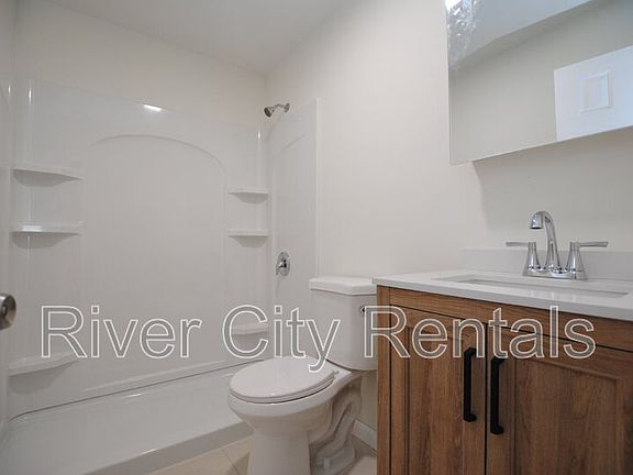 5th image of 321 10th St S #321