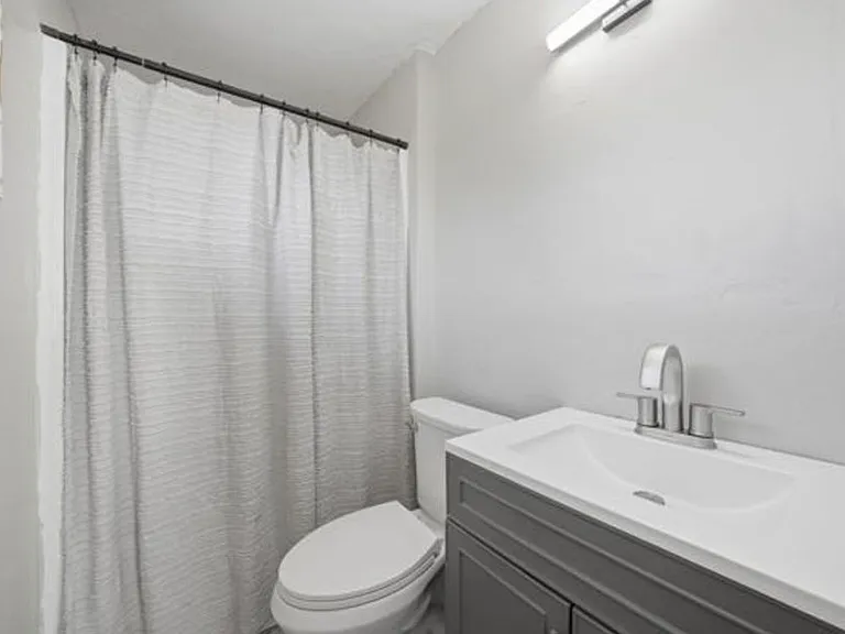 581 Le May Ave — Photo 7