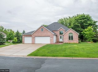 6304 Ballantine Ave, Inver Grove Heights, MN 55077