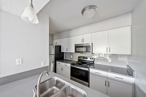 Avondale Parc @ Bellmar Photo 1