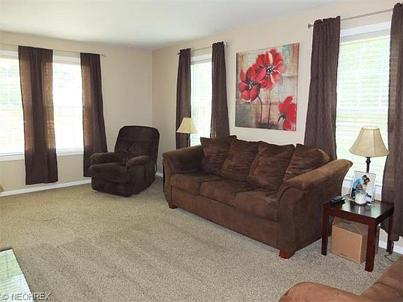 2nd image of 682 Bayview Dr