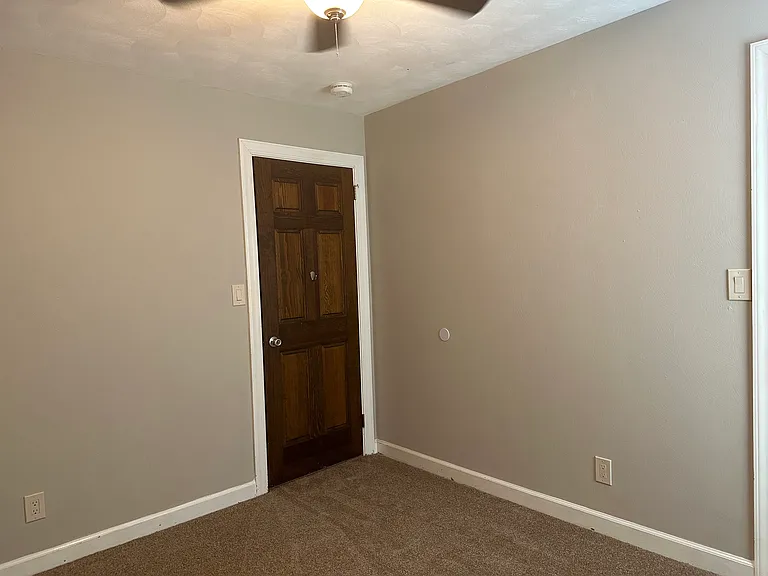 608 Hearndon Ct — Photo 31