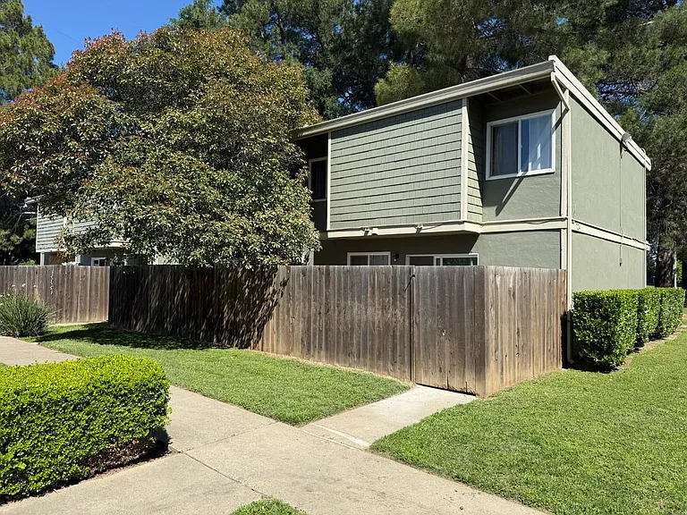 724 Northfield Dr #A — Photo 3