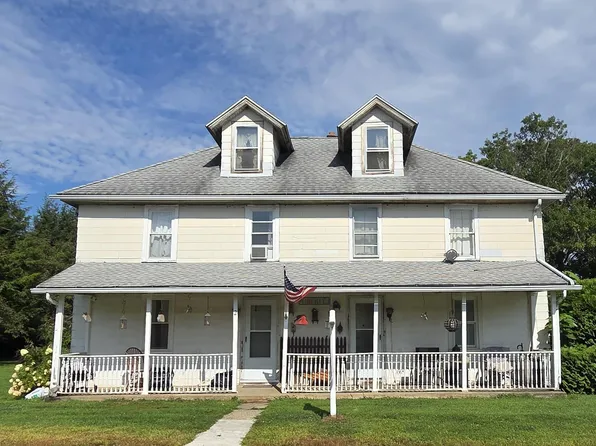 2 Linden Road, Woodbury, CT 06798