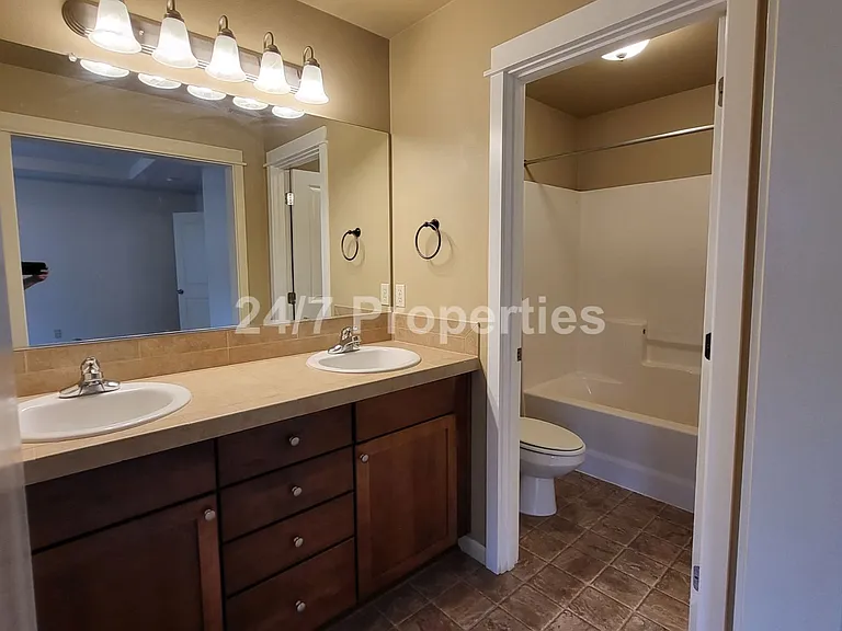 15469 SE Eckert Ln — Photo 10