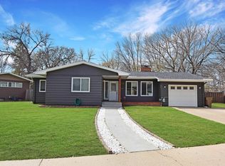 415 11th St NW, Minot, ND 58703