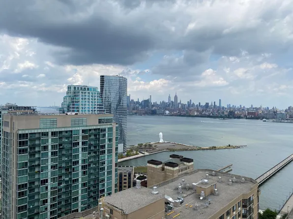 45 River Dr South image 9 of 16