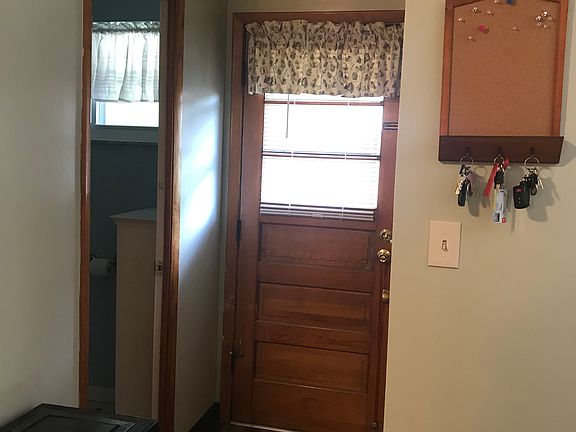 5th image of 316 Crescent Garden Dr
