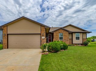 831 S Longbranch Cir, Maize, KS 67101