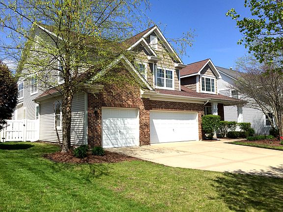 2nd image of 25264 W Glen Oaks Ln