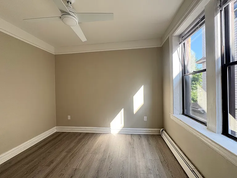 452 Avenue E #5 — Photo 11