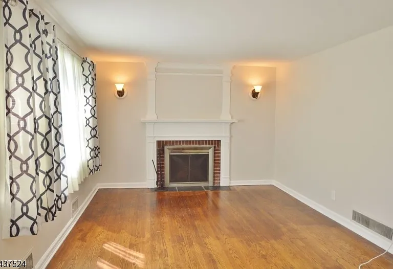 35 Troy Rd — Photo 2