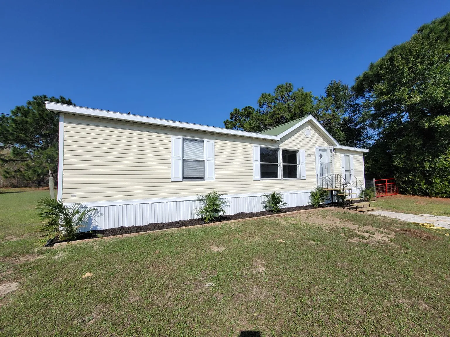 3 bed, 1440 sqft, $2,000 — Photo 2
