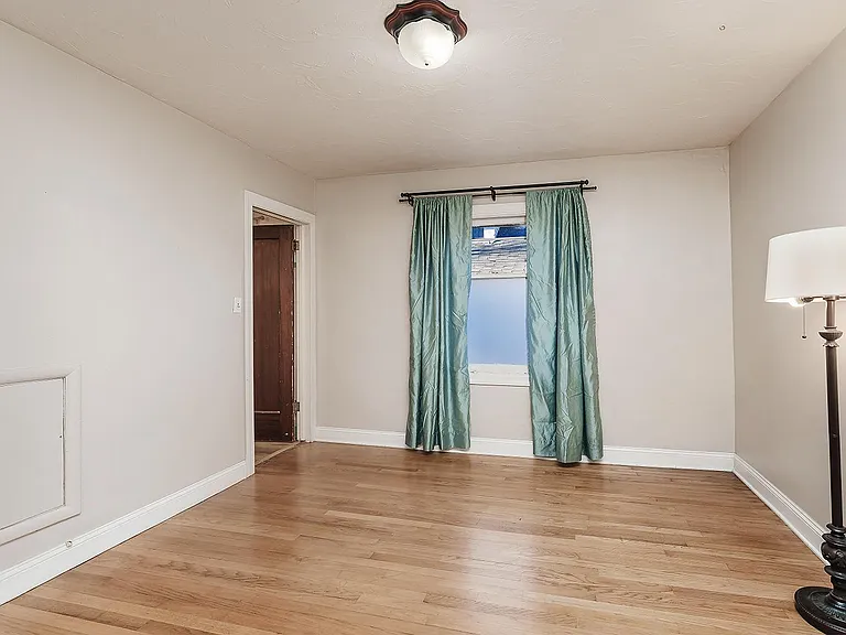 Bedroom #1