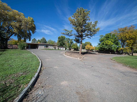 5th image of 125 E Columbine Dr