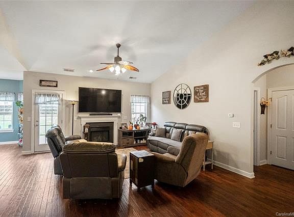 3rd image of 123 History Ln