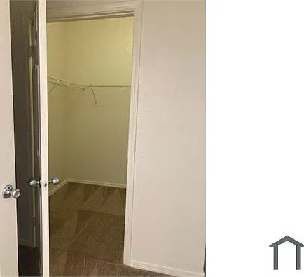 2 bed, 1056 sqft, $1,561 — Photo 3