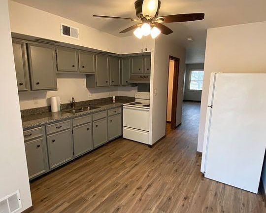 4th image of 212 W Grant St #16