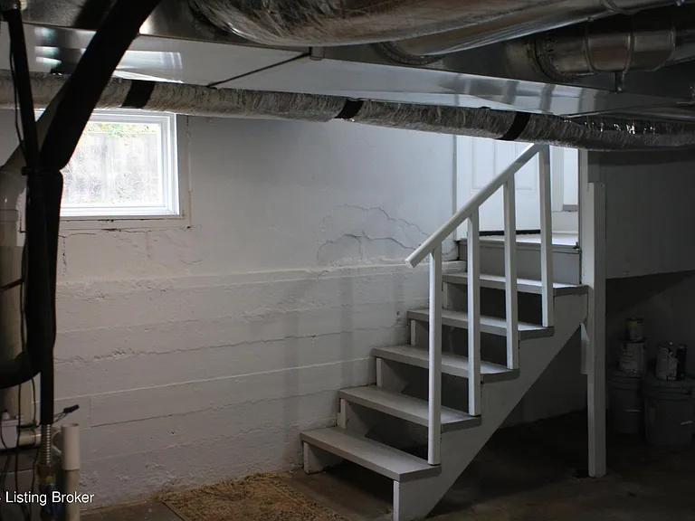 1101 E Saint Catherine St — Photo 14