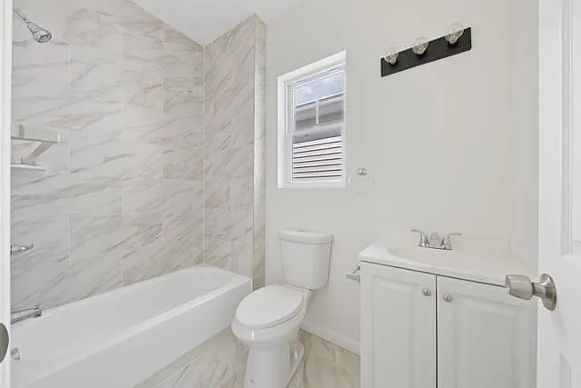 20 N Straight St #1 — Photo 4